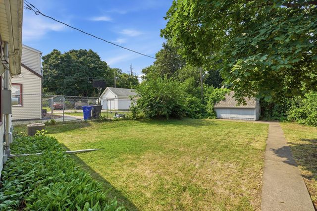 1197 Mclean Avenue, Saint Paul, MN 55106
