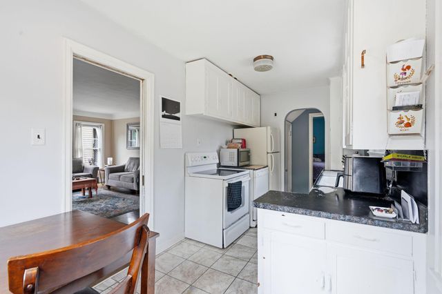 1197 Mclean Avenue, Saint Paul, MN 55106
