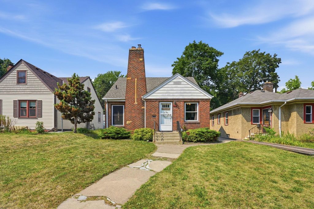 1197 Mclean Avenue, Saint Paul, MN 55106