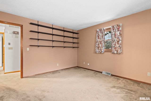 2108 AUSTIN Drive, Springfield, IL 62704