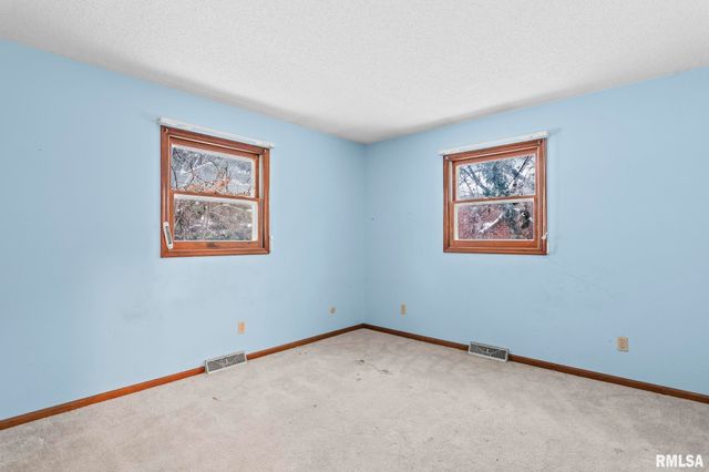 2108 AUSTIN Drive, Springfield, IL 62704