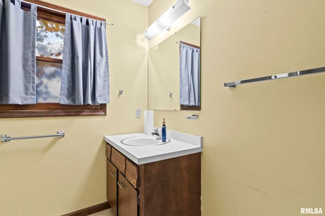 2108 AUSTIN Drive, Springfield, IL 62704