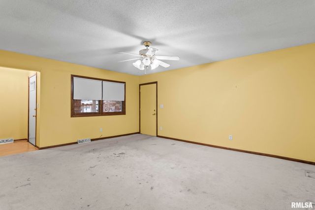 2108 AUSTIN Drive, Springfield, IL 62704