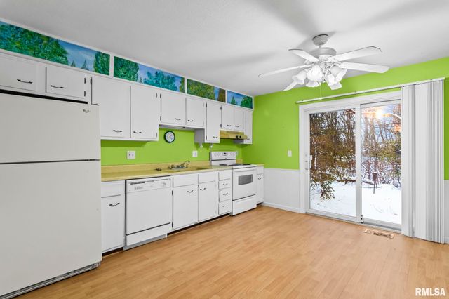 2108 AUSTIN Drive, Springfield, IL 62704