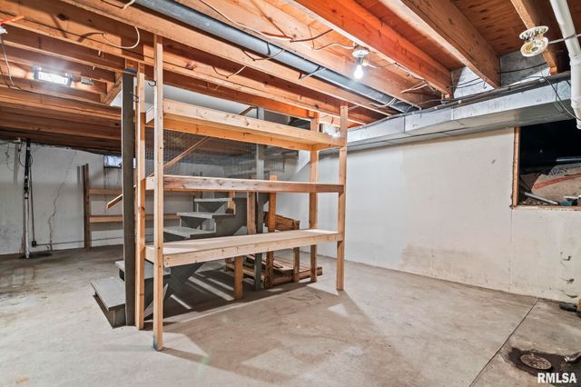 2108 AUSTIN Drive, Springfield, IL 62704