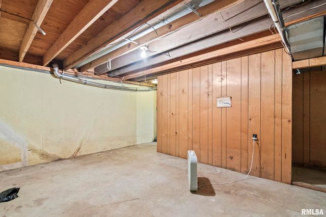 2108 AUSTIN Drive, Springfield, IL 62704