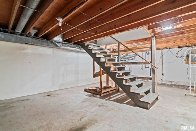 2108 AUSTIN Drive, Springfield, IL 62704