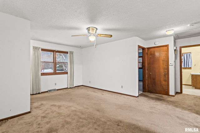 2108 AUSTIN Drive, Springfield, IL 62704