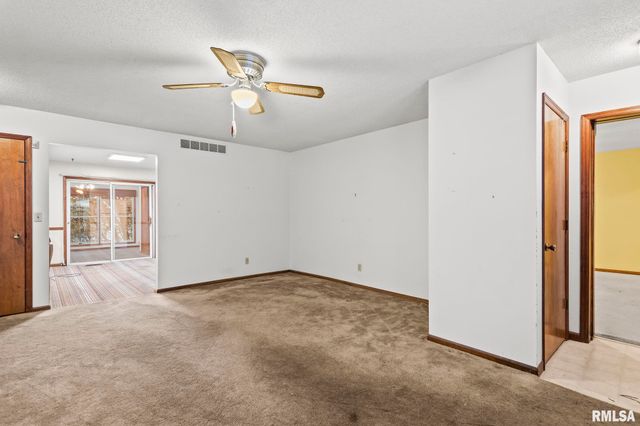 2108 AUSTIN Drive, Springfield, IL 62704