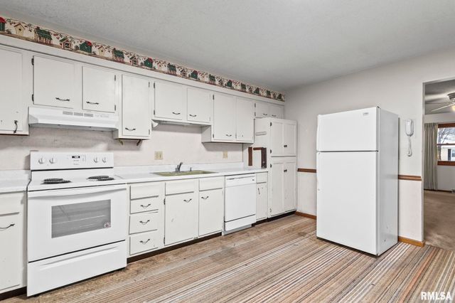 2108 AUSTIN Drive, Springfield, IL 62704