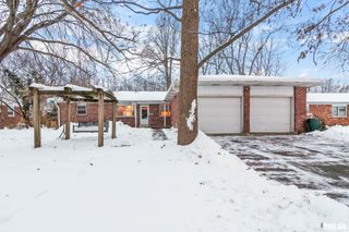 2108 AUSTIN Drive, Springfield, IL 62704