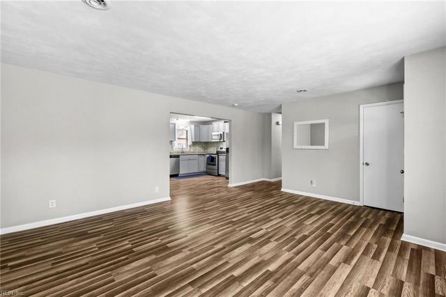 244 Kalmar DR, Chesapeake, VA 23320