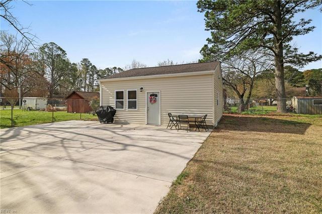 244 Kalmar DR, Chesapeake, VA 23320