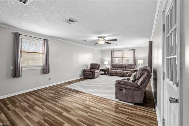 244 Kalmar DR, Chesapeake, VA 23320