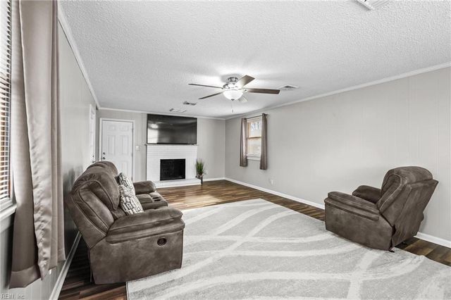 244 Kalmar DR, Chesapeake, VA 23320