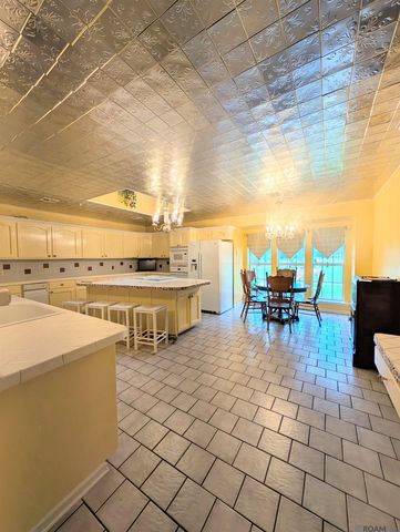 13724 Blackwater Rd, Baker, LA 70714