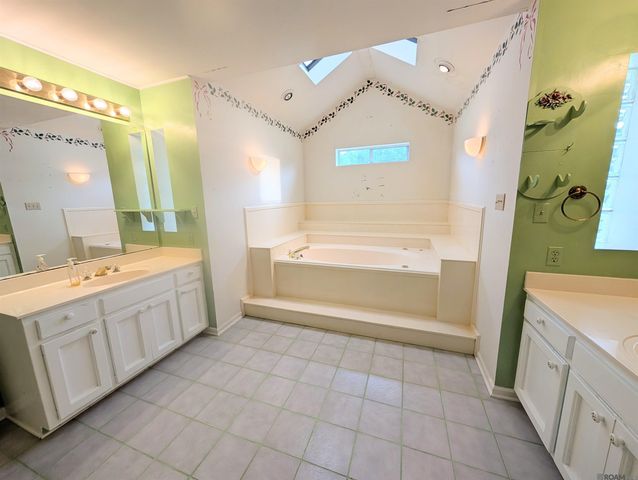 13724 Blackwater Rd, Baker, LA 70714