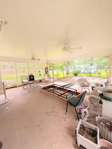 13724 Blackwater Rd, Baker, LA 70714