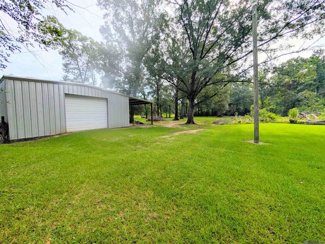 13724 Blackwater Rd, Baker, LA 70714
