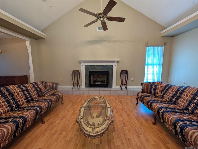 13724 Blackwater Rd, Baker, LA 70714