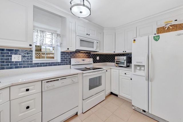 29 Arlington Rd 1-1, Woburn, MA 01801