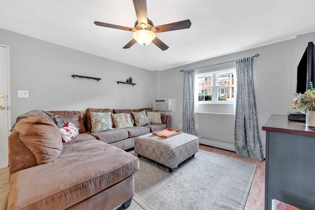 29 Arlington Rd 1-1, Woburn, MA 01801