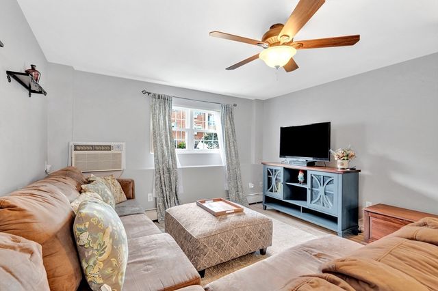 29 Arlington Rd 1-1, Woburn, MA 01801