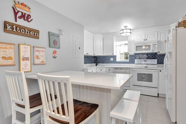 29 Arlington Rd 1-1, Woburn, MA 01801