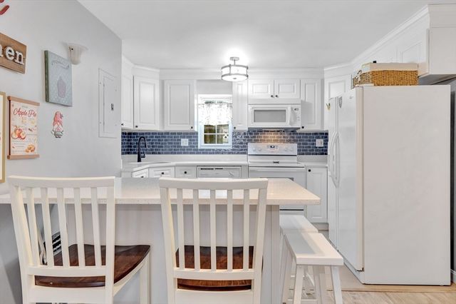 29 Arlington Rd 1-1, Woburn, MA 01801