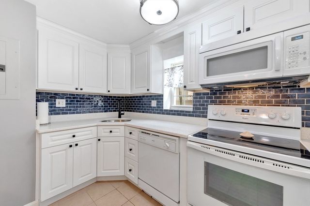 29 Arlington Rd 1-1, Woburn, MA 01801