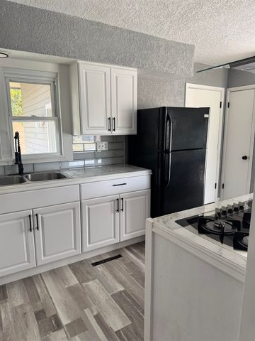 2804 S Everett, Wichita, KS 67217
