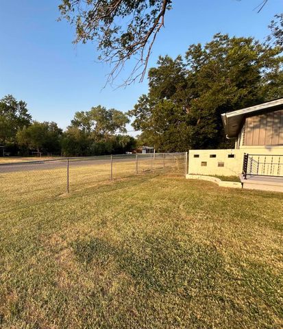 2804 S Everett, Wichita, KS 67217