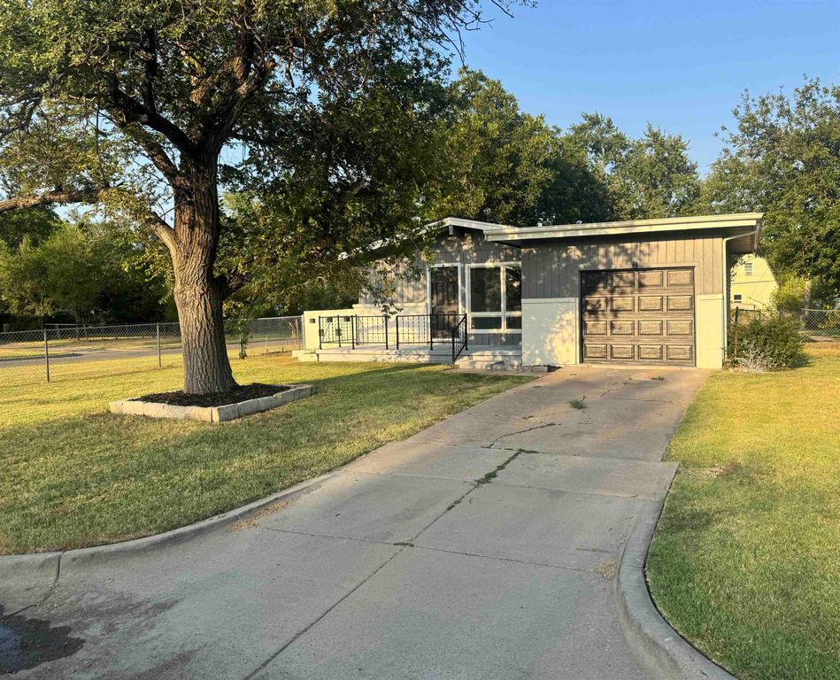 2804 S Everett, Wichita, KS 67217