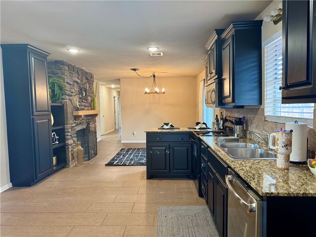 4711 Rocky Ridge Trail, Rogers, AR 72756