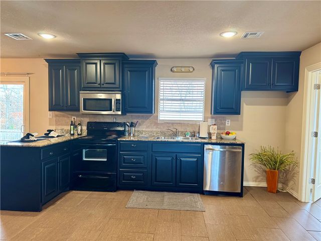 4711 Rocky Ridge Trail, Rogers, AR 72756