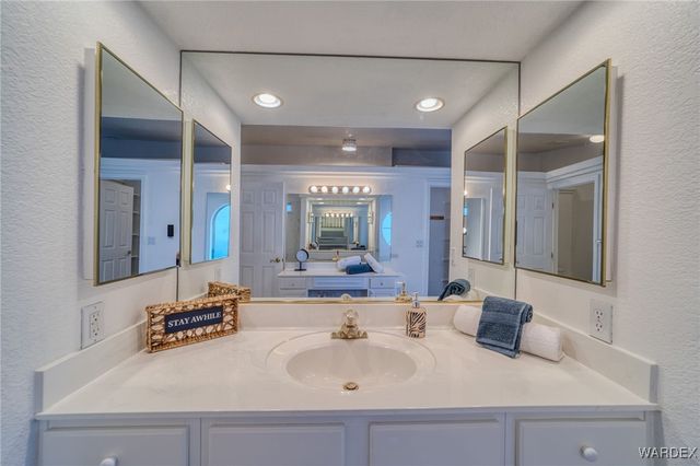 6090 S Bella Vista Drive, Fort Mohave, AZ 86426