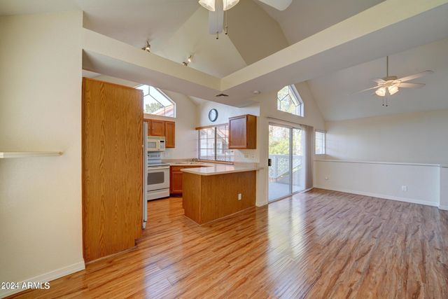 1633 E LAKESIDE Drive 50, Gilbert, AZ 85234