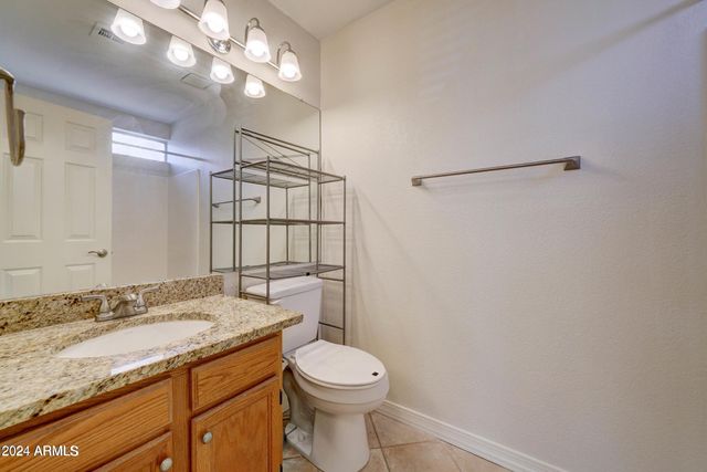 1633 E LAKESIDE Drive 50, Gilbert, AZ 85234