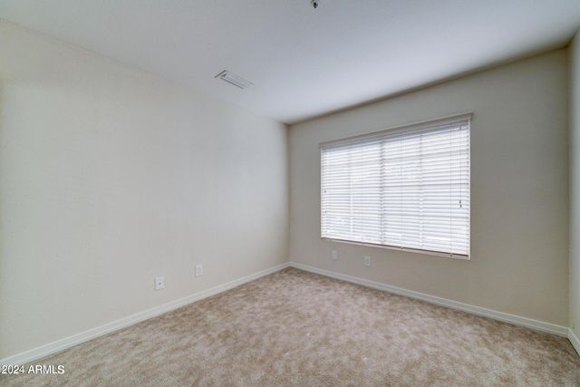 1633 E LAKESIDE Drive 50, Gilbert, AZ 85234