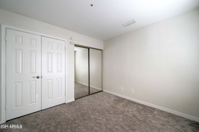 1633 E LAKESIDE Drive 50, Gilbert, AZ 85234