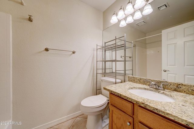 1633 E LAKESIDE Drive 50, Gilbert, AZ 85234