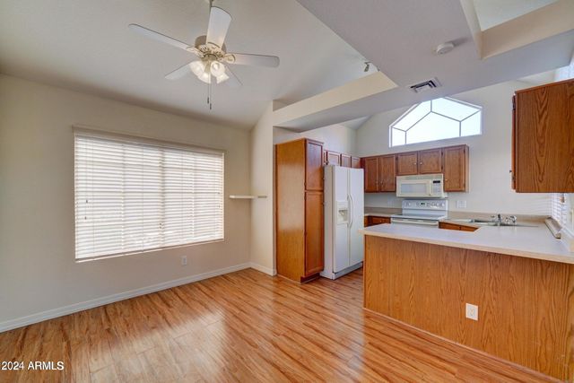 1633 E LAKESIDE Drive 50, Gilbert, AZ 85234