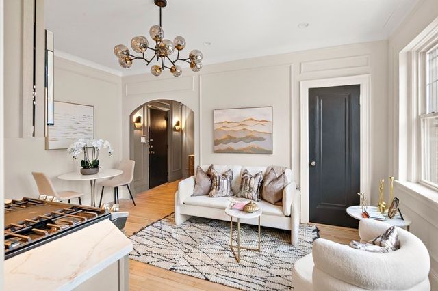 4 Chiswick 34, Boston, MA 02135