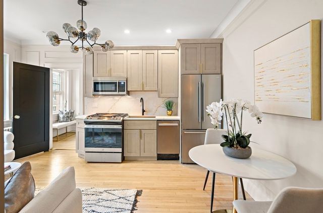 4 Chiswick 34, Boston, MA 02135