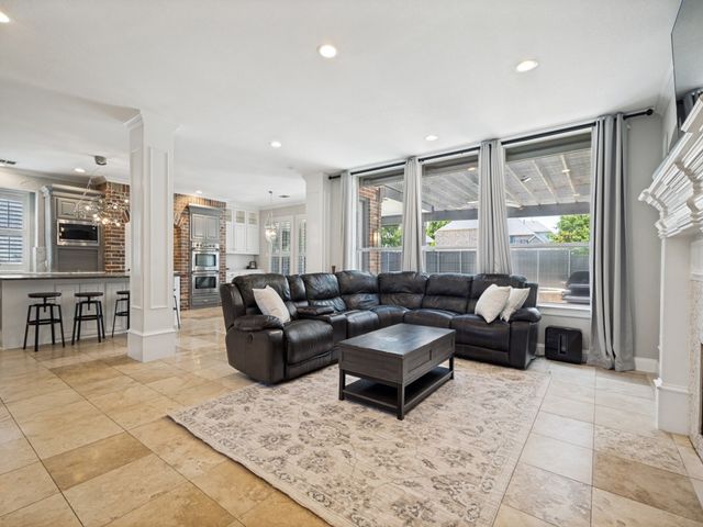 2600 Queen Elaine Drive, Lewisville, TX 75056
