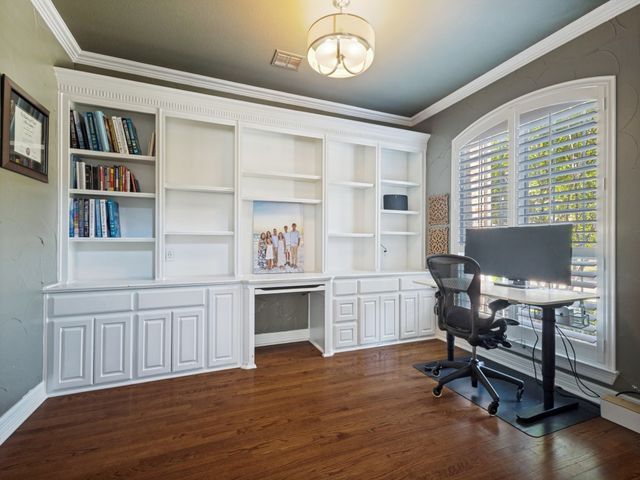 2600 Queen Elaine Drive, Lewisville, TX 75056