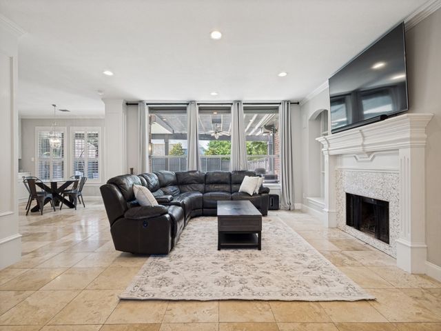 2600 Queen Elaine Drive, Lewisville, TX 75056