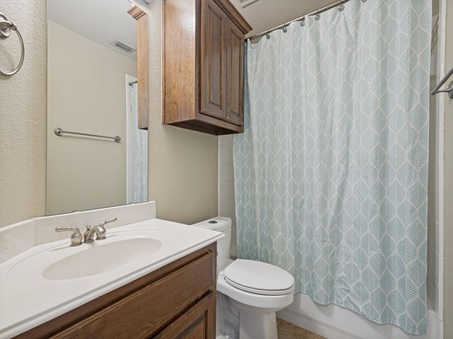 2600 Queen Elaine Drive, Lewisville, TX 75056