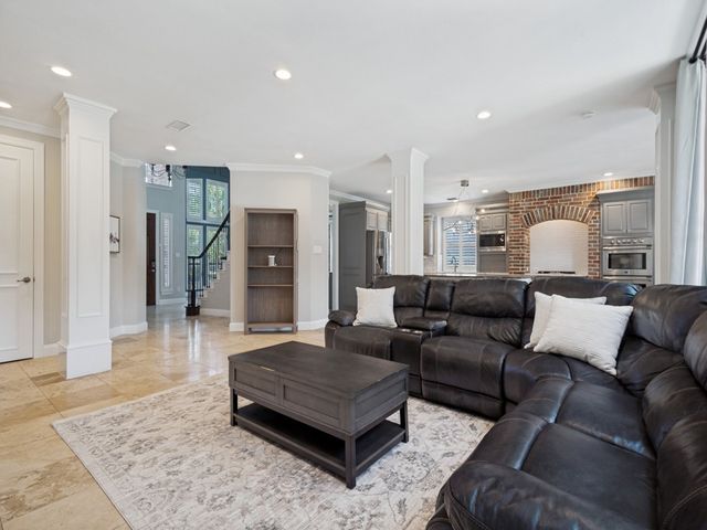 2600 Queen Elaine Drive, Lewisville, TX 75056