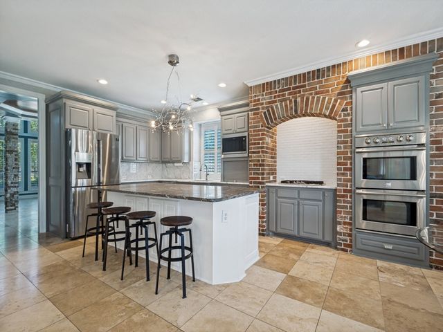 2600 Queen Elaine Drive, Lewisville, TX 75056
